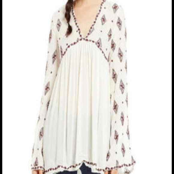 NWT Womens Diamond Embroidered Hi-Low Peasant Top - Picture 2 of 3